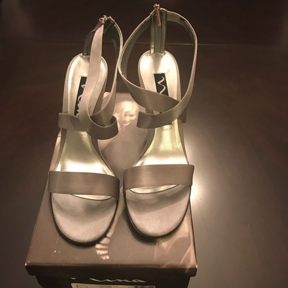 Nina Vevina silver shoe NIB!!